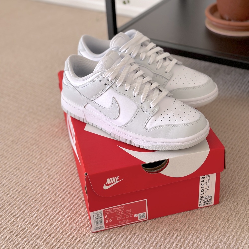 Nike dunk low women’s white photon dust Women 8 m 6.5 UK W 5.5 EUC